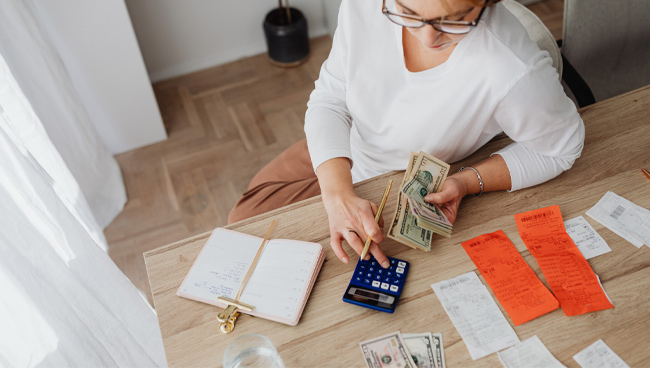 Impact of Late Utility Bill Payments on Your Credit Score